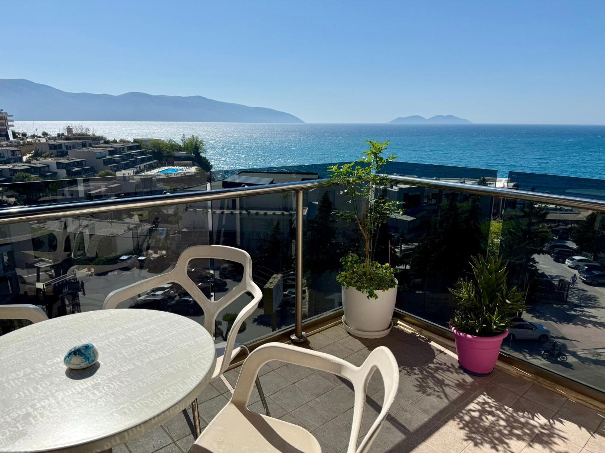 Spectacular Seaview Apartment Vlorë Esterno foto