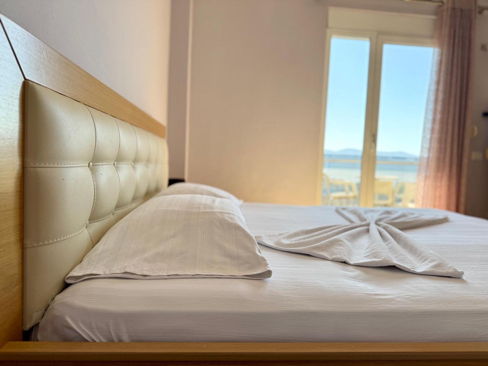 Spectacular Seaview Apartment Vlorë Esterno foto